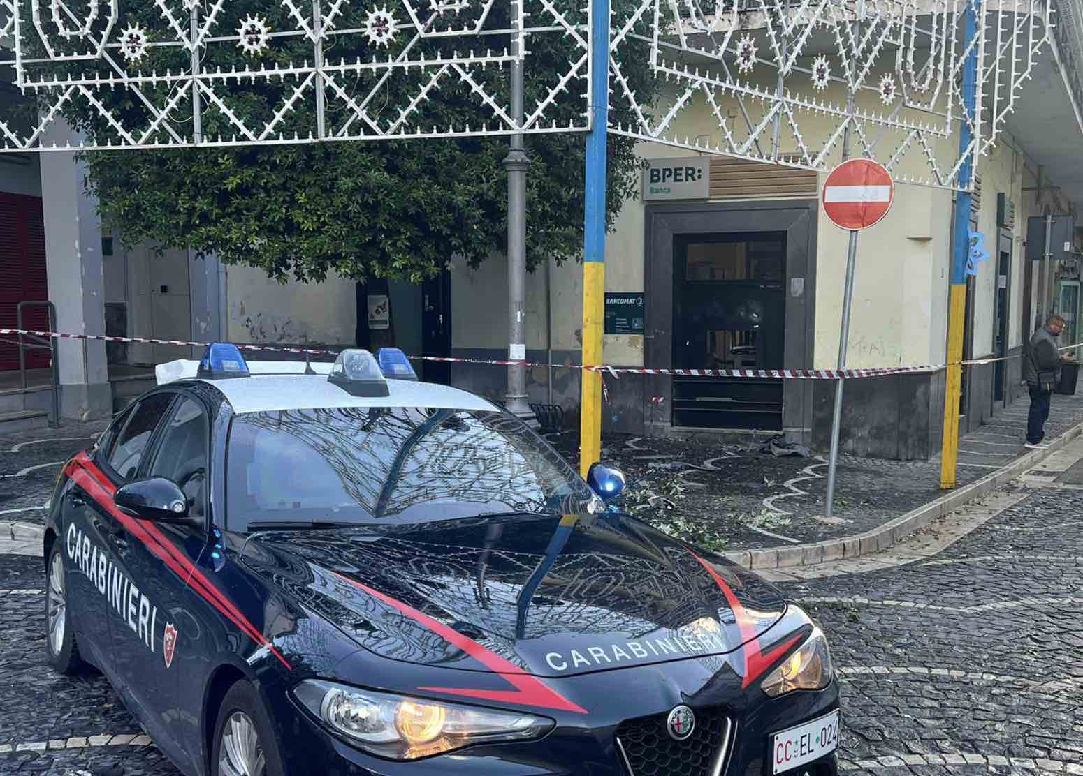 Frattaminore, assalto nella notte al bancomat della BPER: ATM fatto esplodere in Piazza Atella