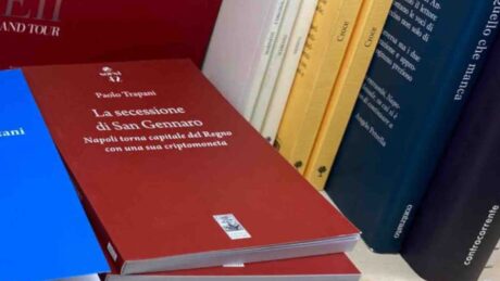 Napoli immaginata come Stato indipendente: il nuovo romanzo di Paolo Trapani accende il dibattito