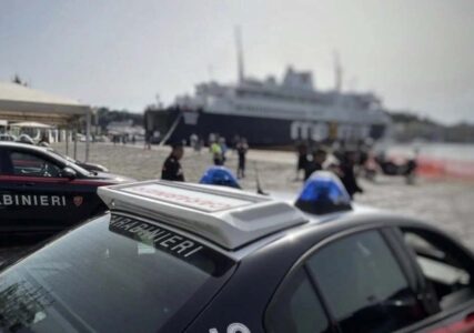 Furti e droga tra Ischia e Procida: stretta dei carabinieri, un arresto e due denunciati