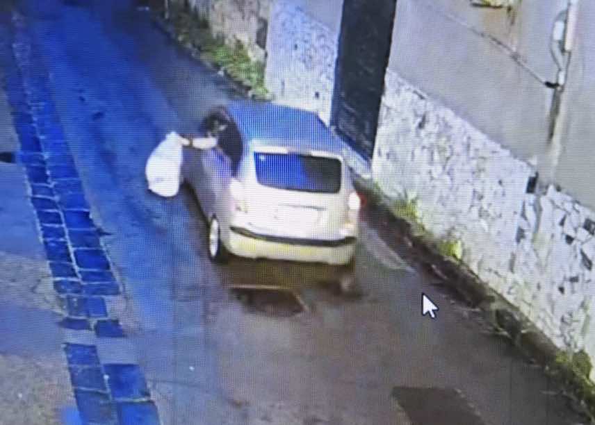 Sant'Antimo, identificato e sanzionato trasgressore seriale: abbandonava rifiuti nel centro storico