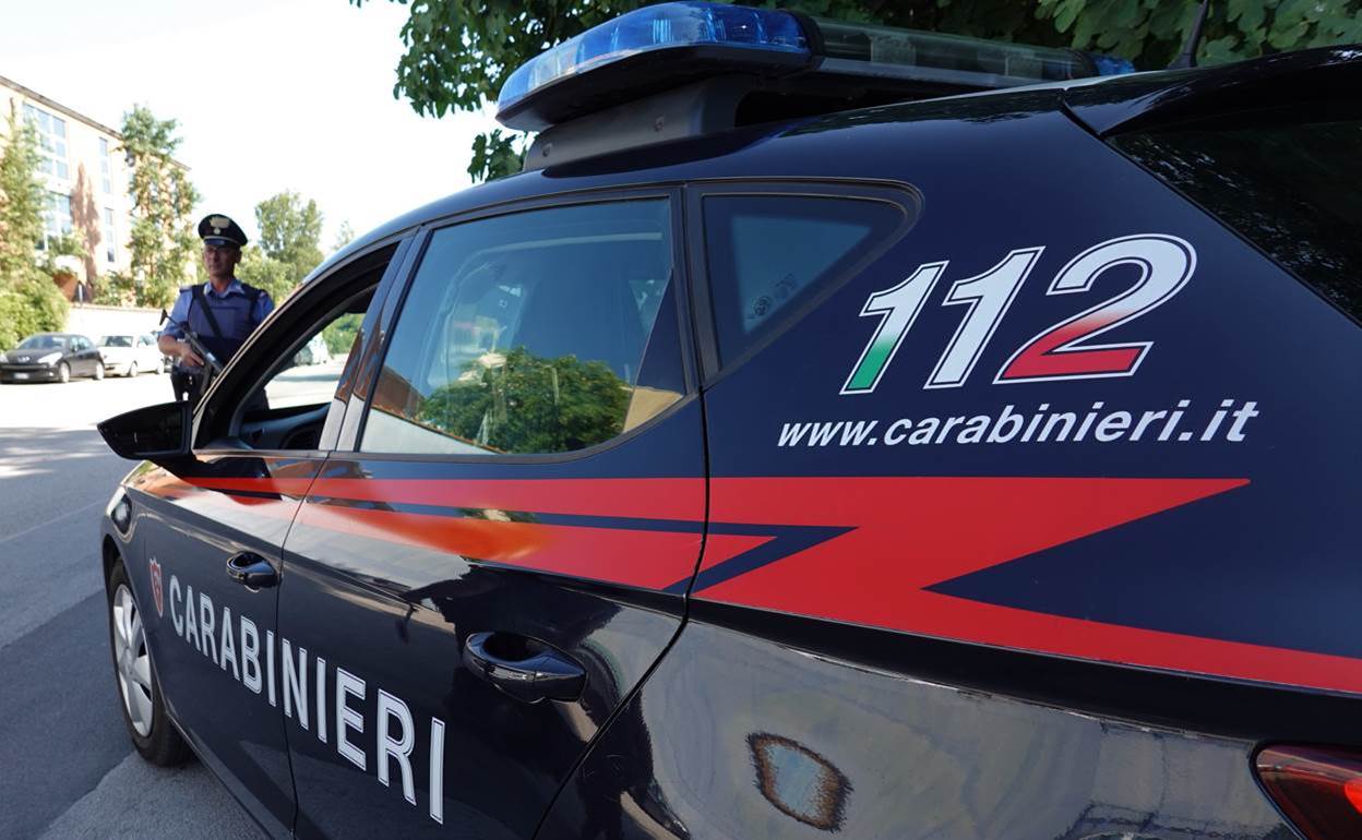 casal di principe non si ferma all8217alt e scappa 19enne arrestato dai carabinieri da Teleclubitalia.it casal di principe non si ferma all8217alt e scappa 19enne arrestato dai carabinieri