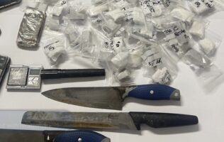 Casaluce, arrestato con quasi un chilo di hashish in casa: giovane finisce in carcere