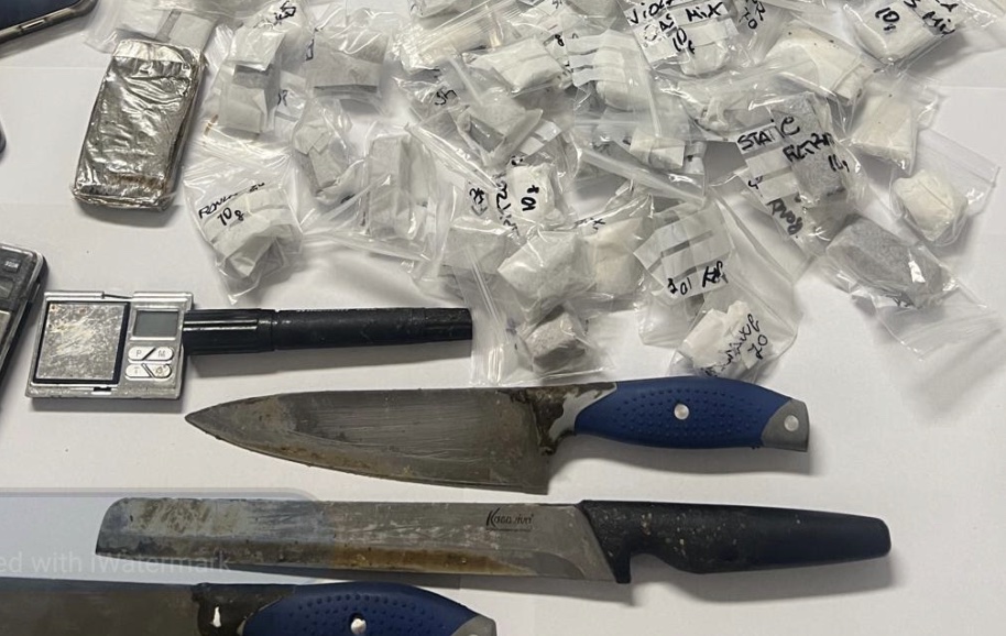Casaluce, arrestato con quasi un chilo di hashish in casa: giovane finisce in carcere