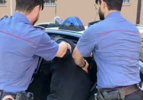 Casoria, “Dateci soldi e l’auto”: due imprenditori nel mirino dei clan per il pizzo: 3 arresti