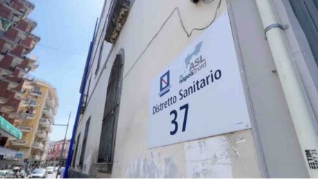 L'intitolazione del consultorio di piazza Annunziata a Maria Teresa Pini, donna che ha fatto sì che Giugliano avesse il suo presidio sanitario