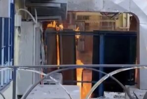 Incendio all'ospedale di Sorrento, pazienti in barella all'esterno: evacuato il pronto soccorso