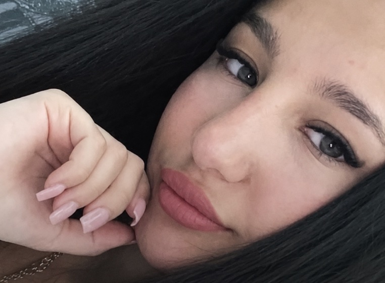 Tragedia a Melito, Ludovica muore a 15 anni dopo il frontale tra scooter e Smart
