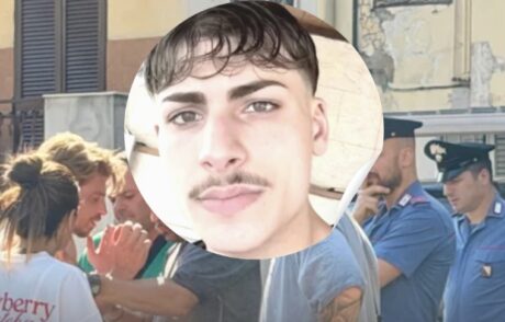 Omicidio Lorenzo. Dalla lite al campetto di calcio agli spari: è caccia al 16enne legato a un clan