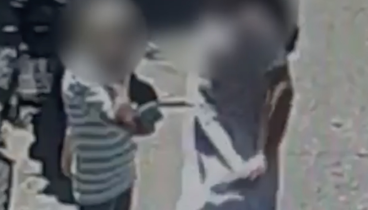 Piano di Sorrento, si traveste da donna per truffare un'anziana: arrestati due uomini, recuperati soldi e gioielli