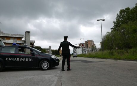 scampia 19enne accoltellato tentata rapina