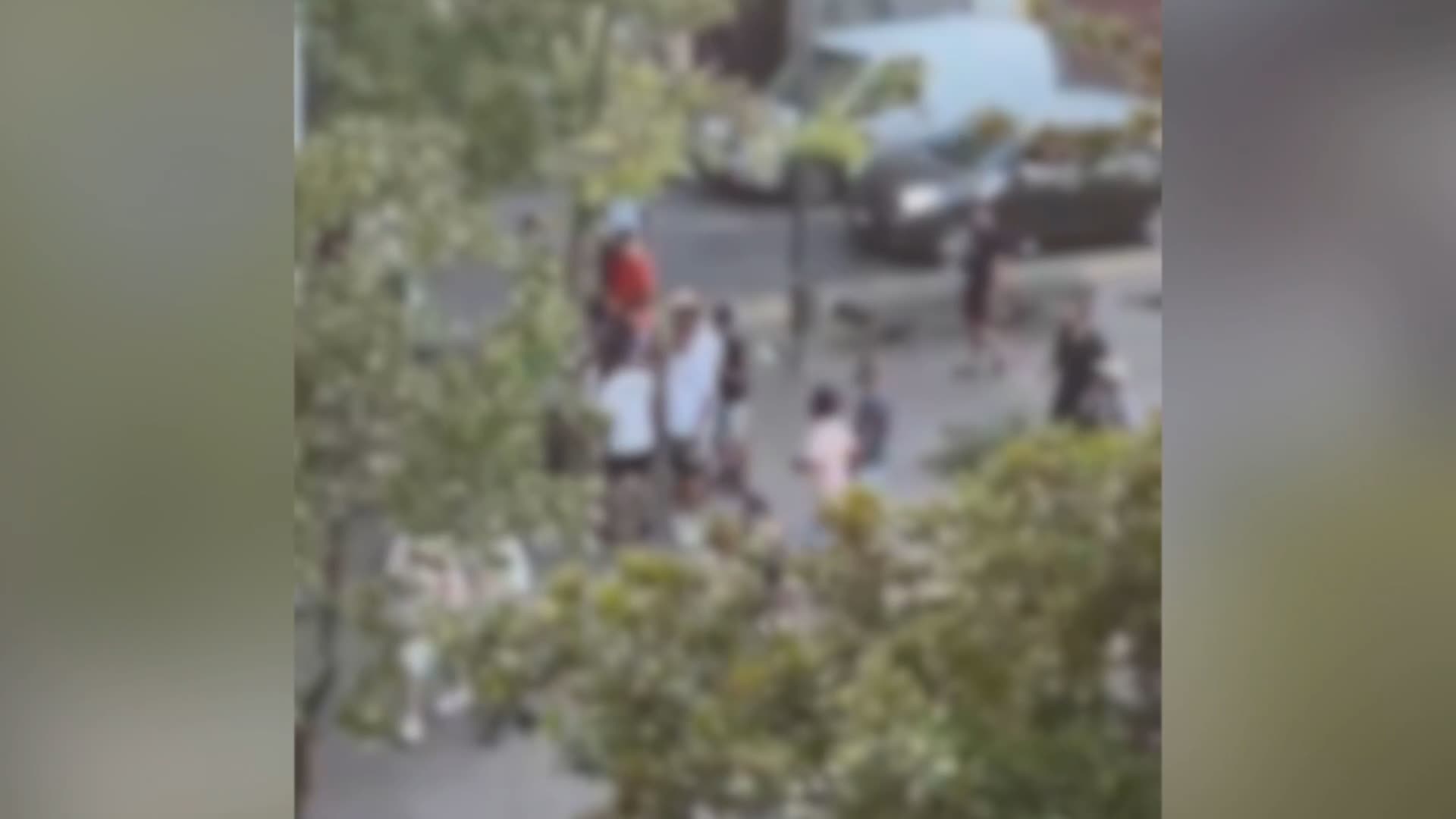 aversa rissa tra stranieri in piazza vittorio emanuele iii due fermati dopo inseguimento da Teleclubitalia.it aversa rissa tra stranieri in piazza vittorio emanuele iii due fermati dopo inseguimento