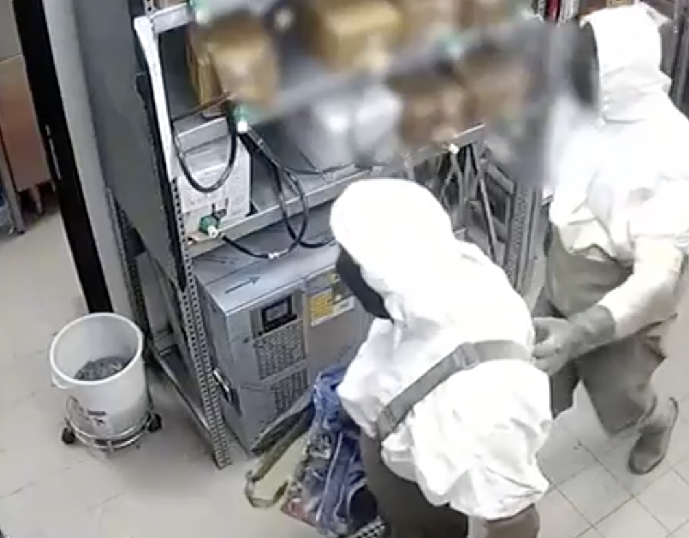 Banda del buco di Napoli, la Corte d'Appello riduce le condanne per gli imputati