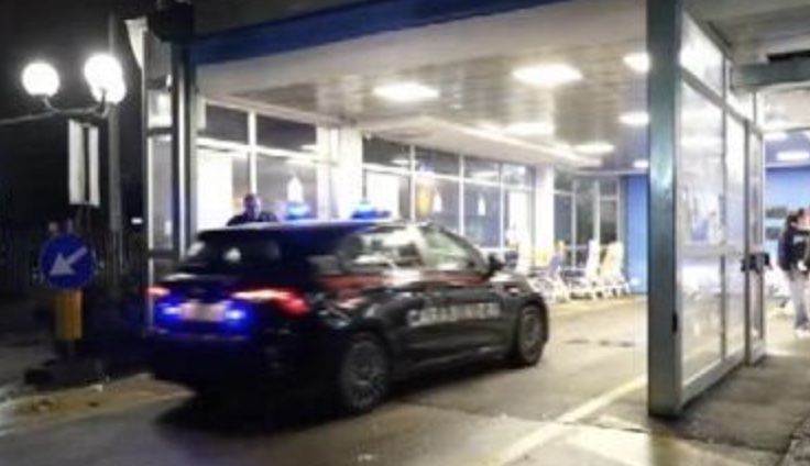 Incidente ad Afragola, 17enne grave al Cardarelli dopo lo scontro tra scooter e auto