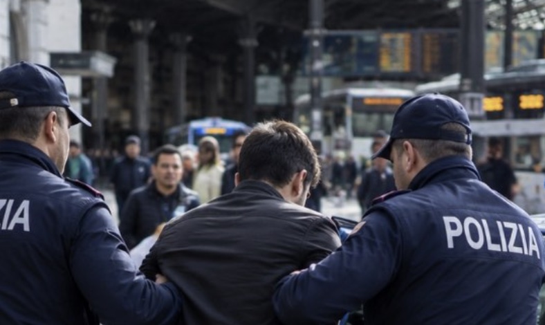 Napoli, controlli in piazza Garibaldi: quattro arresti tra furto, violenza sessuale, rapina e droga