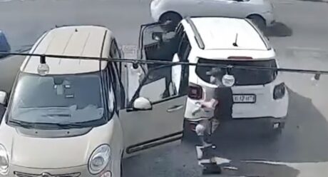 Giugliano, furto d'auto in via Colonne in pieno giorno: rubano 500L in pochi minuti