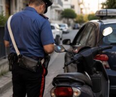 Melito, evade i domiciliari, investe un 17enne e lo implora: "Non chiamare i carabinieri"