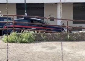 Pianura, droga davanti alle scuole e pusher minorenni: smantellata la piazza di spaccio del "Visionario"