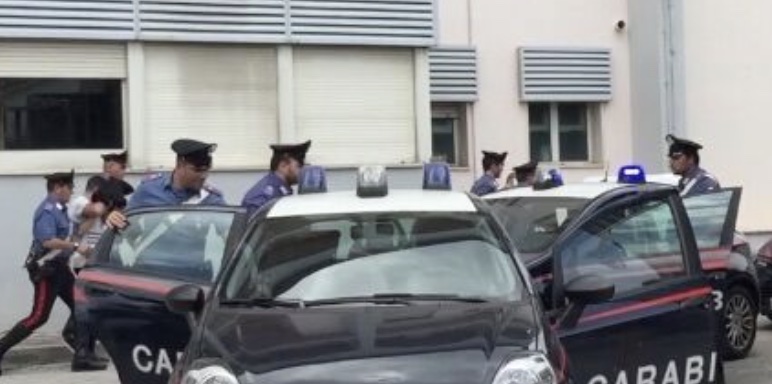 Omicidio a Giugliano, uccide 68enne dopo una lite e gli ruba soldi e cellulare: arrestato 25enne