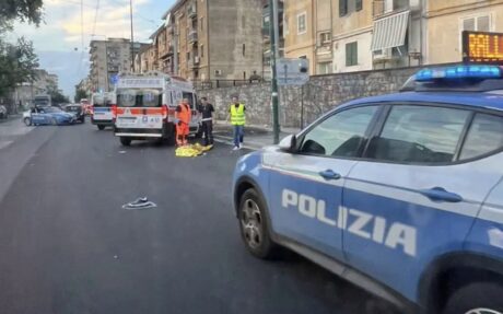 Tragedia a Secondigliano, pedone travolto e ucciso da auto in corsa