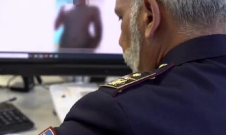 Smantellata rete di pedopornografia online: sei arresti tra Napoli e Lombardia. 200mila file sequestrati