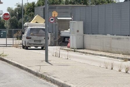 Qualiano, l'isola ecologica trasformata in una "cassa": dai 20 ai 300 euro per scaricare i rifiuti