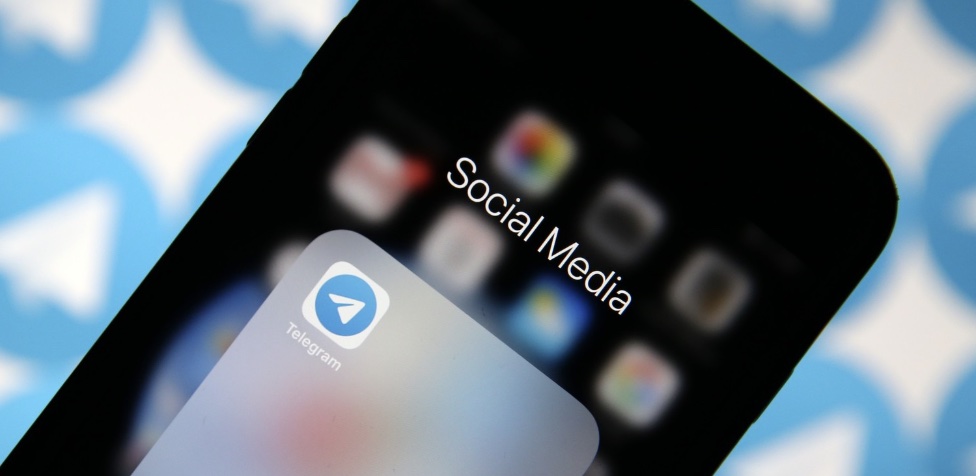 Procura di Napoli, operazione contro pedopornografia su Telegram: un arresto e 19 denunciati