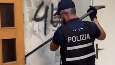 Blitz nella baraccopoli di Poggioreale: la Polizia sequestra 8 quintali di rame e denuncia 23 persone