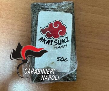 Napoli, droga “Akatsuki Hash” ispirata a Naruto: arrestato pusher a Capodimonte