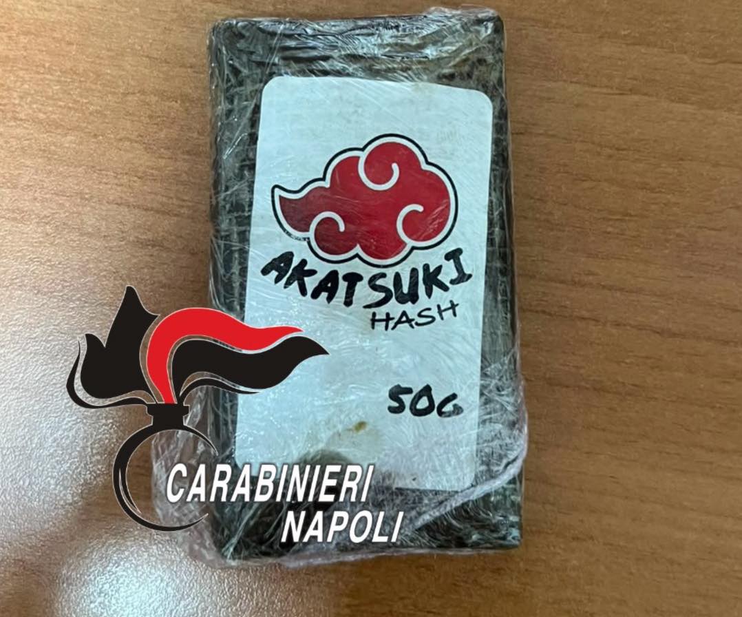 Napoli, droga “Akatsuki Hash” ispirata a Naruto: arrestato pusher a Capodimonte