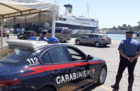 Ischia, documento falso per ottenere sconto residenti: arrestato corteggiatore di "Uomini e Donne"