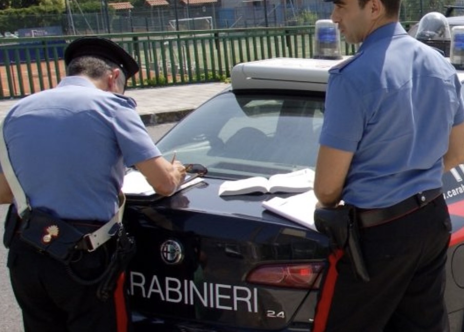 Violenza a San Giuseppe Vesuviano: 23enne accoltellato al torace, perforato un polmone