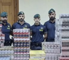 Contrabbando di sigarette a Torre Annunziata: sequestrati oltre 223 chili di tabacchi, un arresto