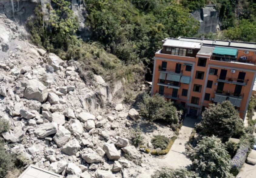 Campi Flegrei, si aggrava il bilancio: 691 abitazioni inagibili e 1.700 sfollati dopo il terremoto