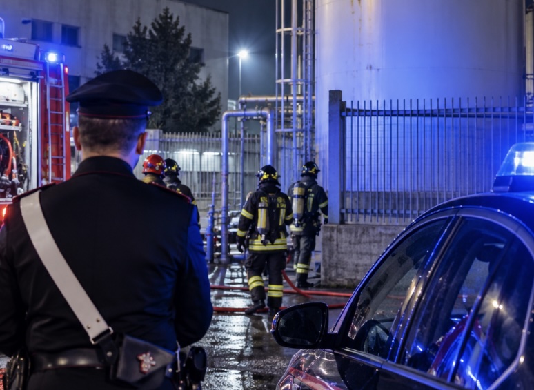 Caivano, allarme miasmi irritanti dall’area industriale: scuole e parchi chiusi