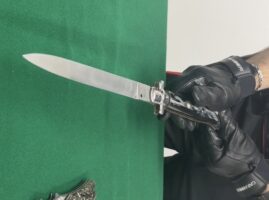 Terzigno, coltello da 18 centimetri nello zaino a scuola: denunciato 14enne