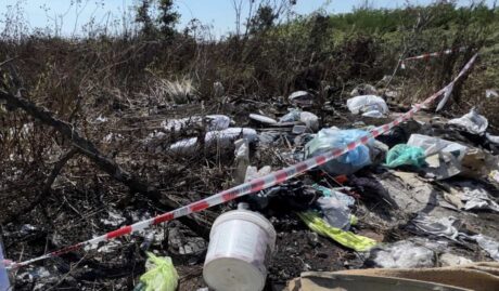 Rifiuti e degrado, maxi blitz nel Casertano: trovata anche un’auto rubata