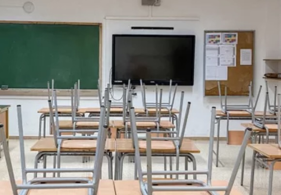 giugliano fumo dopo l8217incendio scuole chiuse nel quartiere casacelle da Teleclubitalia.it giugliano fumo dopo l8217incendio scuole chiuse nel quartiere casacelle