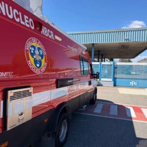 Vigili del Fuoco davanti allo stabilimento PPG di Caivano
