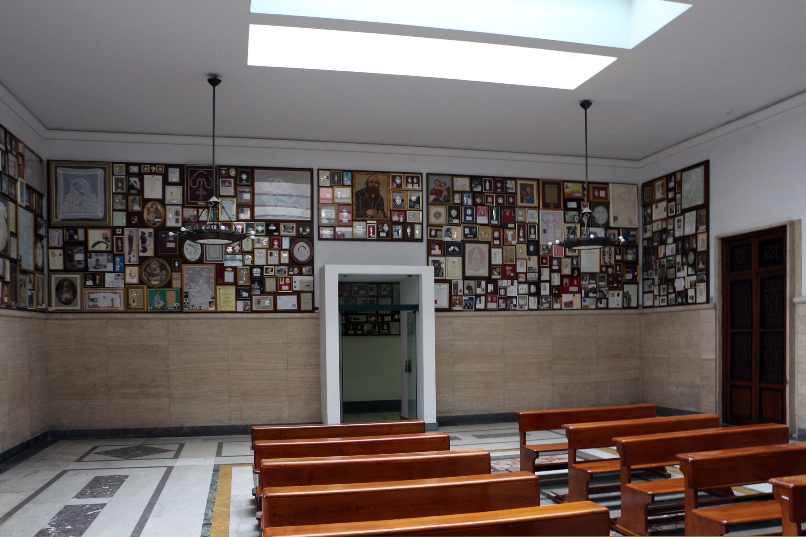 Interno del Santuario della Madonna del Rosario di Pompei