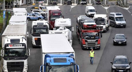 Protesta tir, il Cdm approva il decreto con aiuti ad autotrasporto, agricoltura e pesca