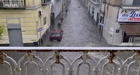 Giugliano, scuole chiuse il 9 ottobre per allerta arancione. Sindaco firma ordinanza