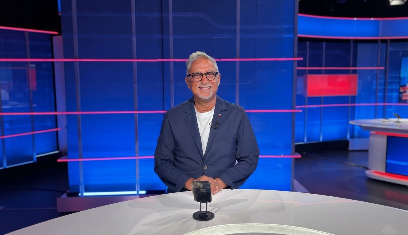 carlo alvino contro il frosinone prende quota il 3 4 2 1 neres verso una maglia da titolare da Teleclubitalia.it carlo alvino contro il frosinone prende quota il 3 4 2 1 neres verso una maglia da titolare