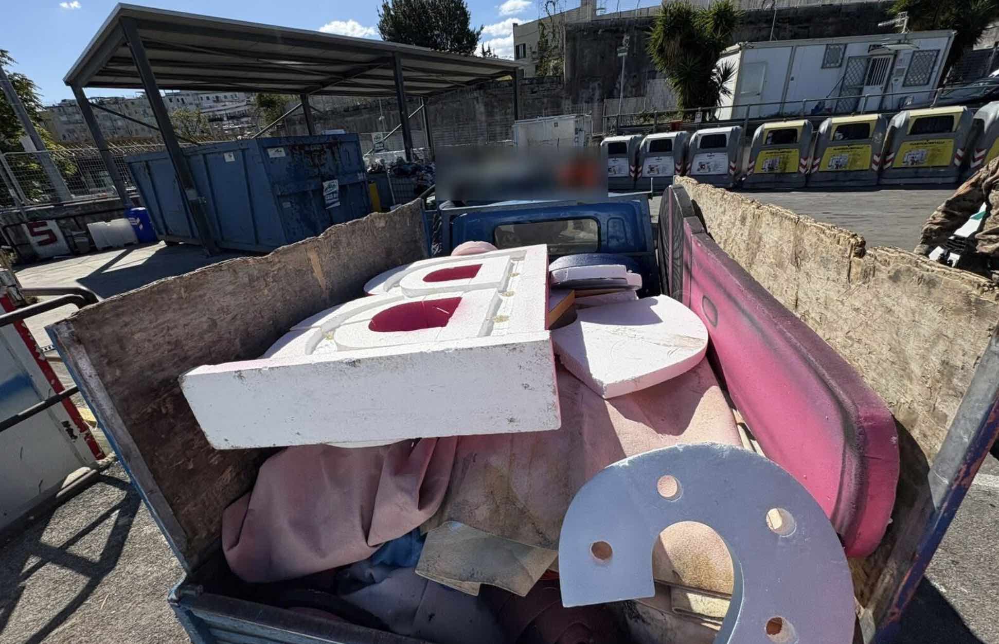 Arzano, sequestrati 70 chili di rifiuti trasportati senza autorizzazione