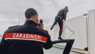 Inseguimento sui tetti a Villaricca, carabinieri arrestano pusher 18enne