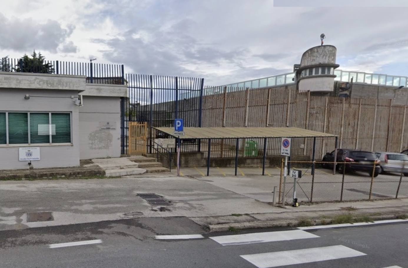 Ariano Irpino. Fa visita a parente in carcere e resta schiacciato dal cancello: grave bimbo di 8 anni