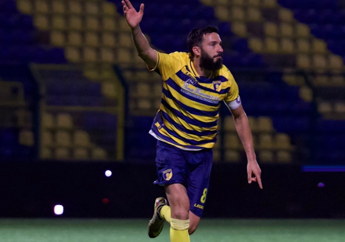 giugliano scatto salvezza foggia battuto 3 1 al de cristofaro da Teleclubitalia.it giugliano scatto salvezza foggia battuto 3 1 al de cristofaro