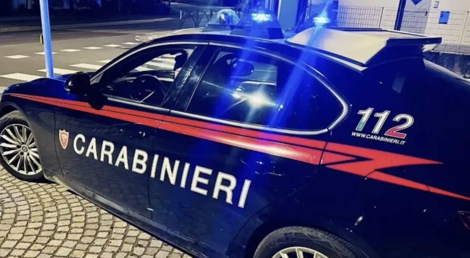 Sant’Agnello, scooter travolge una e-bike e scappa: ferito 14enne