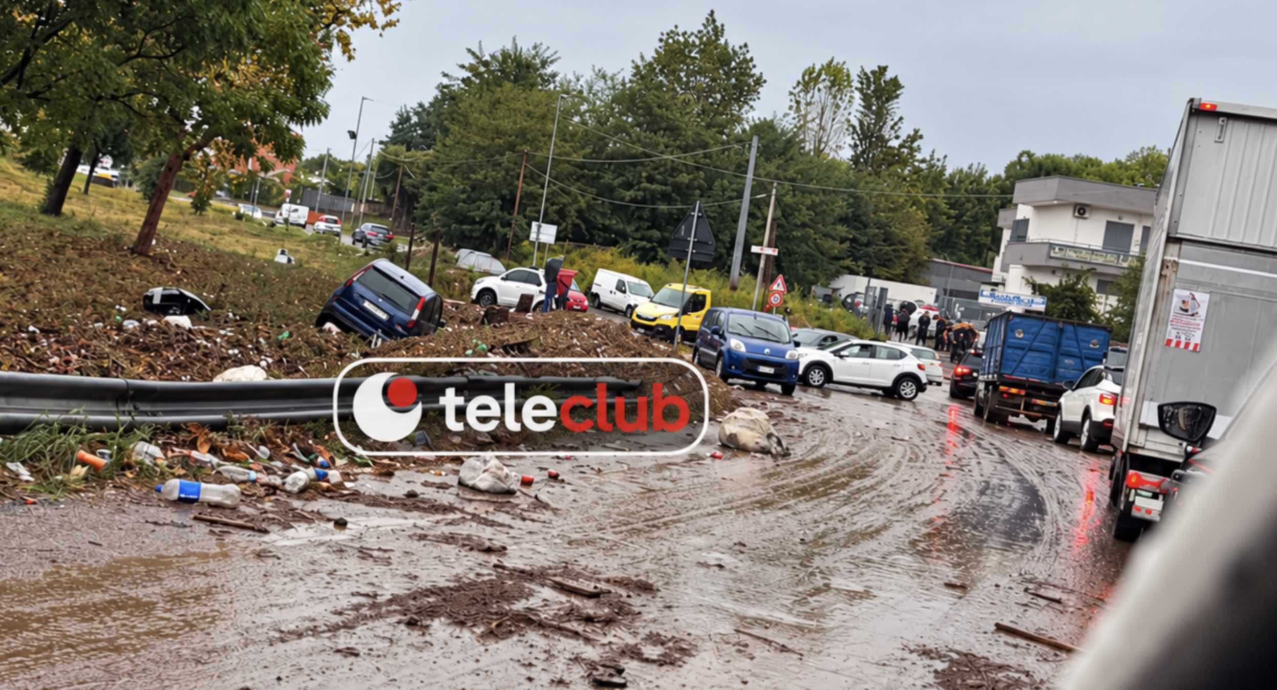 Tragedia sfiorata tra Qualiano e Villaricca: salta tombino e auto finisce fuori strada