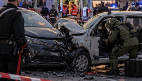 Somma Vesuviana, si scontra con un’auto e i carabinieri scoprono tre molotov: arrestato militare dell’Esercito